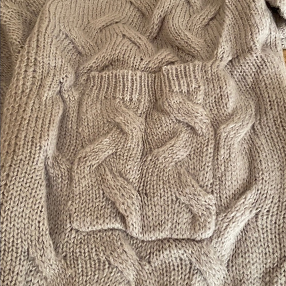 Winter cardigan size M . - Picture 6 of 8